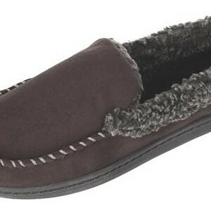 These closed toe micro suede moccasin slippers from Dearfoam are perfect for both indoor and outdoor use. The extra lining makes them incredibly comfortable and warm to wear.