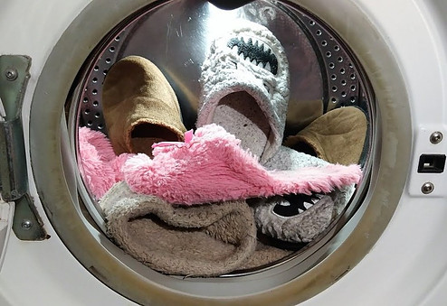 Washing slippers in the washing machine